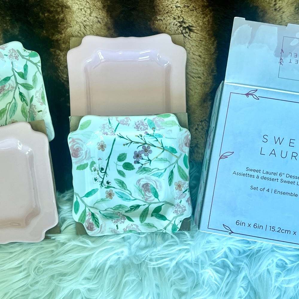 Sweet Laurel Floral Dessert Plates (set of 4)! NIB!